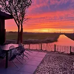 Hébergement de vacances Vogelvrij, Woningen Met Geheel Omheinde Tuin