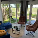 Holiday home Vogelvrij, Woningen Met Geheel Omheinde Tuin *