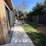 Vogelvrij, Woningen Met Geheel Omheinde Tuin Burgerbrug