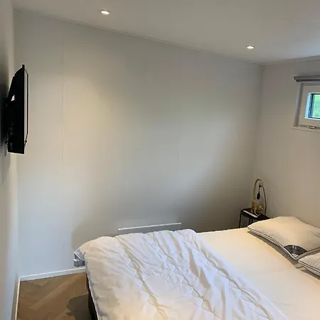 Vogelvrij, Woning Met Landelijk Uitzicht En Geheel Omheinde Tuin Burgerbrug