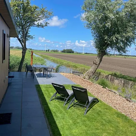 Vogelvrij, Woning Met Landelijk Uitzicht En Geheel Omheinde Tuin *