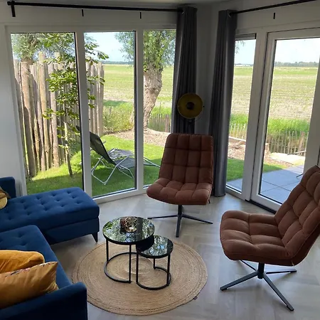 Holiday home Vogelvrij, Woning Met Landelijk Uitzicht En Geheel Omheinde Tuin *