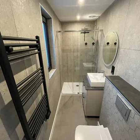 Vogelvrij, Woningen Met Geheel Omheinde Tuin