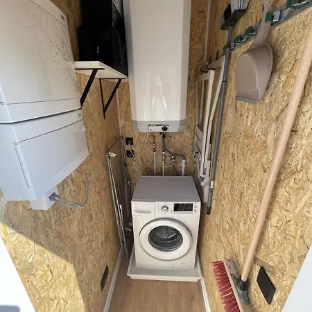 Vogelvrij, Woningen Met Geheel Omheinde Tuin *